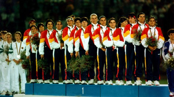 La selección española, en lo más alto del podio de Barcelona 92