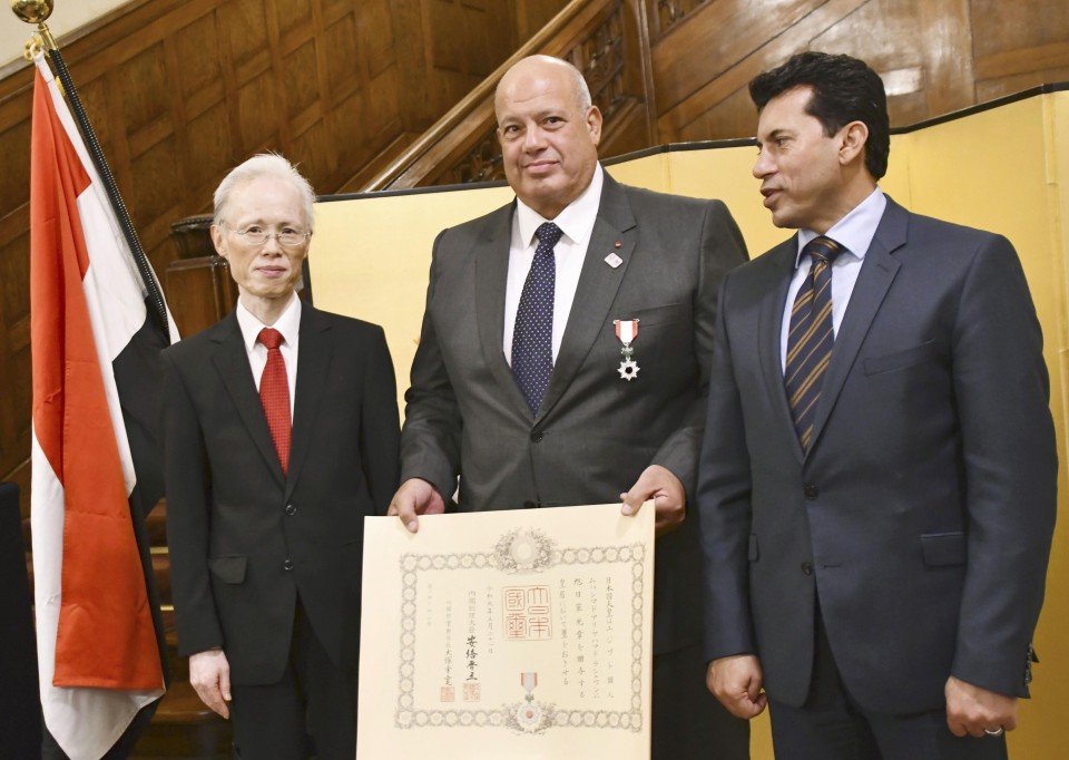 MOMENTOS OLÍMPICOS MÁGICOS 87: MOHAMED ALI RASHWAN PIERDE EL ORO POR NO ...